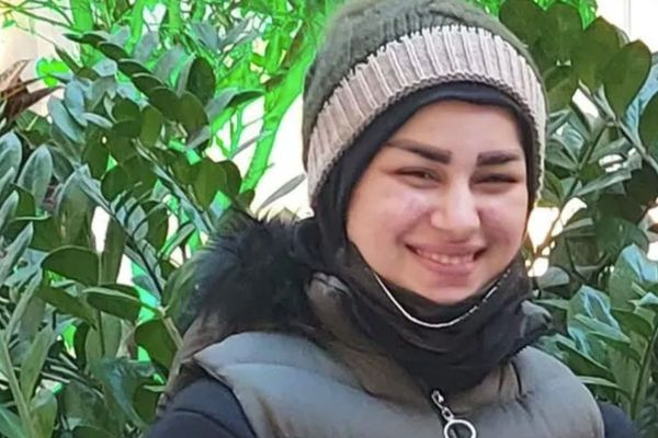 نقابة المعلمين في إيران: النظام والقوانين المناهضة للمرأة مسؤولان عن ذبح المرأة الأهوازية