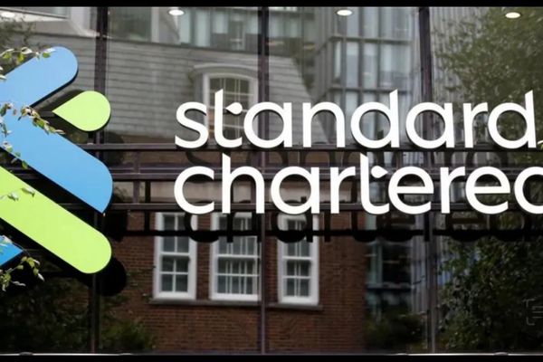 دعوى قضائية ضد بنك ستاندرد تشارترد بسبب معاملات غير قانونية بمليارات الدولارات مع إيران