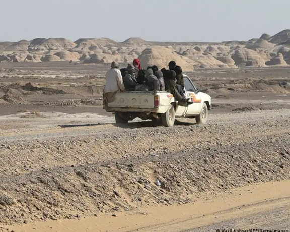 إيران تخصص "3 مليارات يورو" لبناء الجدران وإغلاق الحدود