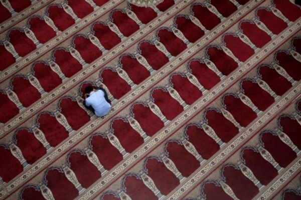 Why Islamist Rulers in Iran Turned Civil Mosques to State Mosques
