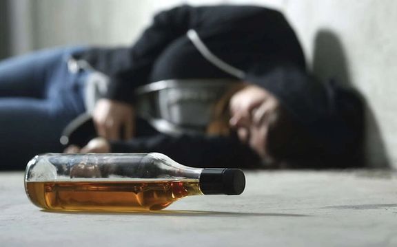 وفاة 41 إيرانياً في 4 محافظات بسبب تناول الكحول المغشوش.. وتحذيرات من "هجوم بيولوجي"