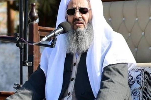 إمام السنة في إيران يطالب باحترام حقوق وحريات الشعب.. وحل مشاكل "عديمي الهوية"