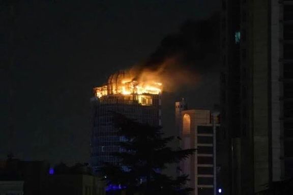 Fire at Taleghani commercial building fire in Karaj, west of Tehran
