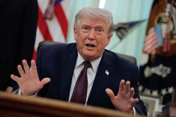 ترامب: سنضرب إيران بقوة شديدة وسنعيدهم إلى العصر الحجري في حال عدم التوصل إلى اتفاق