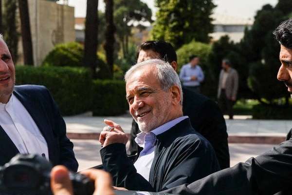 مسعود پزشکیان خطاب به حامیان حکومت: نیازی به جانفدا نداریم، برق و انرژی کمتری مصرف کنید