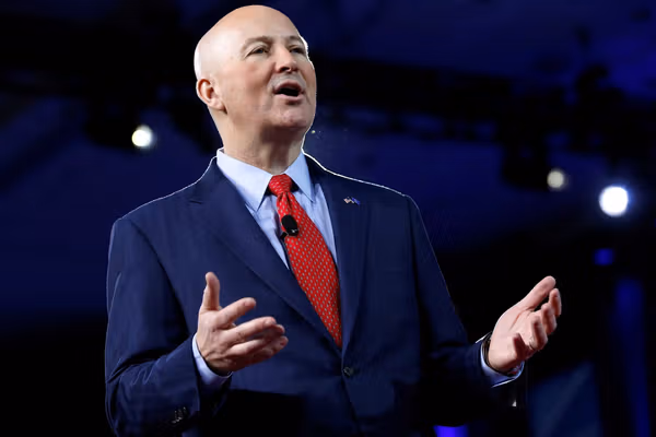 سناتور ریکتس: آمریکا باید علاوه بر حمایت از معترضان ایران فشار بر آیتاللهها را تشدید کند