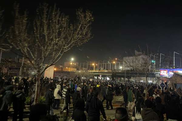 خامنهای، دیکتاتور تهران، قتل هزاران نفر را در جریان انقلاب ملی ایرانیان تایید کرد