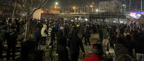 الخارجية الأميركية: إدارة ترامب تتابع الوضع في إيران ولديها عدة خيارات