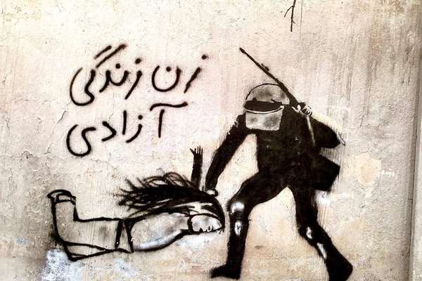 ناشطتان إيرانيتان تطالبان برفع كل الضغوط المفروضة على النساء بشأن الحجاب
