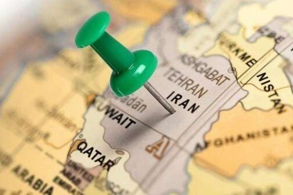 مسؤول بالغرفة التجارية الإيرانية: دول صديقة تمتثل للعقوبات الأميركية وتقيد علاقتها معنا