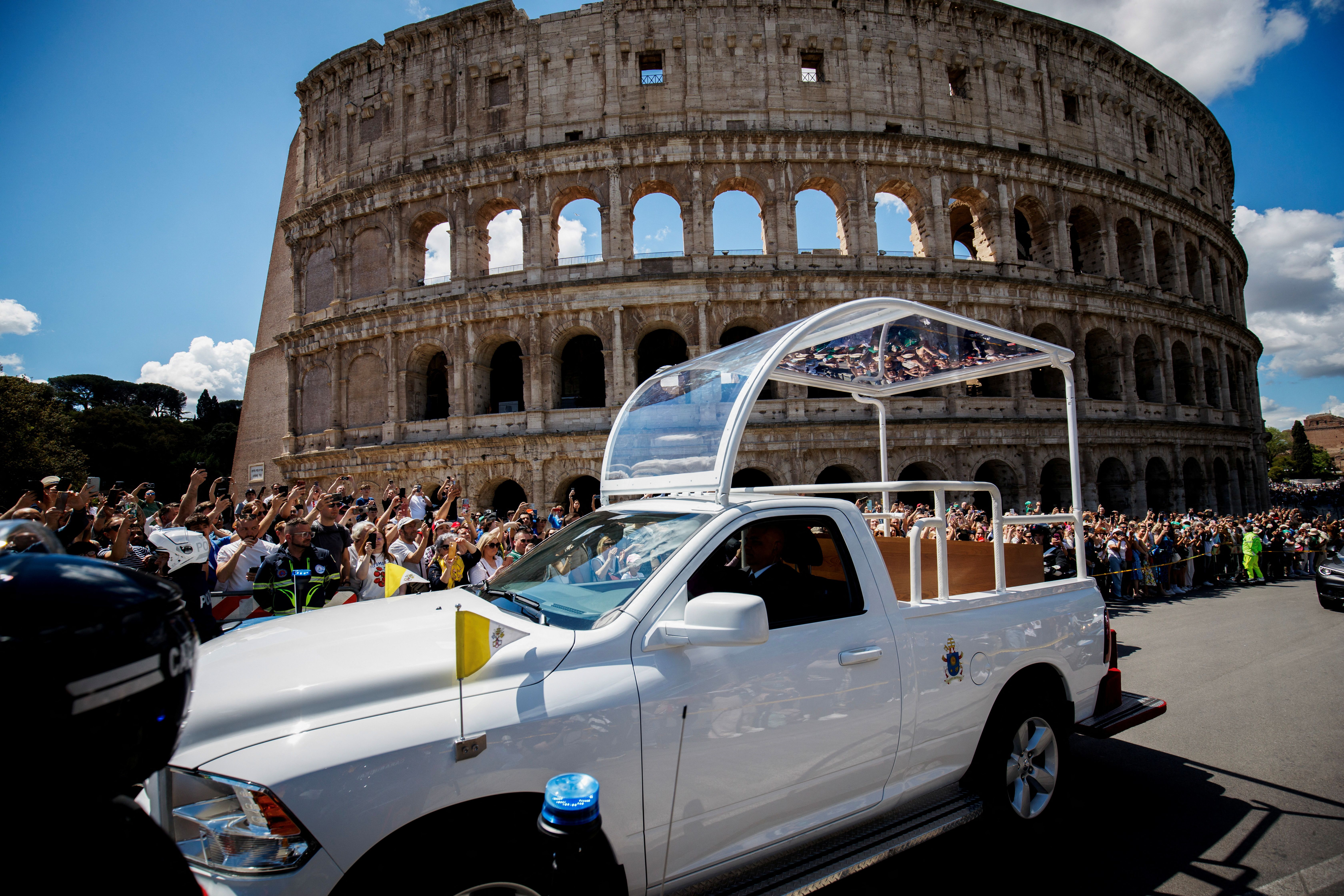 پوشش زنده مراسم خاکسپاری پاپ فرانسیس به پایان رسید