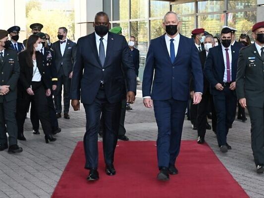 وزیران دفاع آمریکا و اسرائیل درباره برنامه هستهای و رفتارهای منطقهای ایران گفتوگو کردند