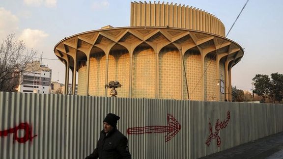 مدیر تئاتر شهر: حصار کشیده شده دور مجموعه، دیوار موقت کارگاهی است