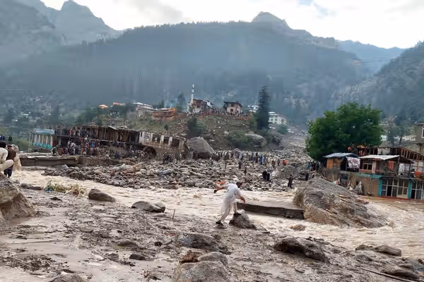 تلفات سیلاب در نورستان افغانستان به ۲۳ نفر رسید
