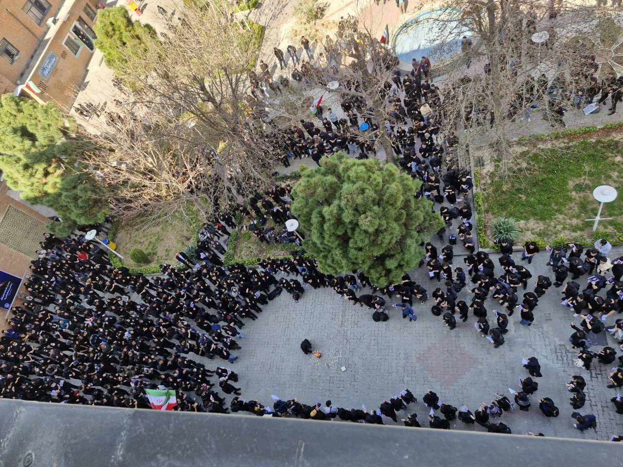 Campus rallies echo with anti-Khamenei, pro-monarchy chants