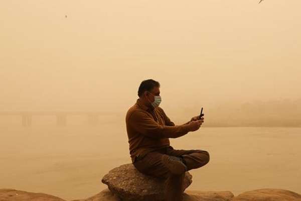 Dust Storms Sweep Iran