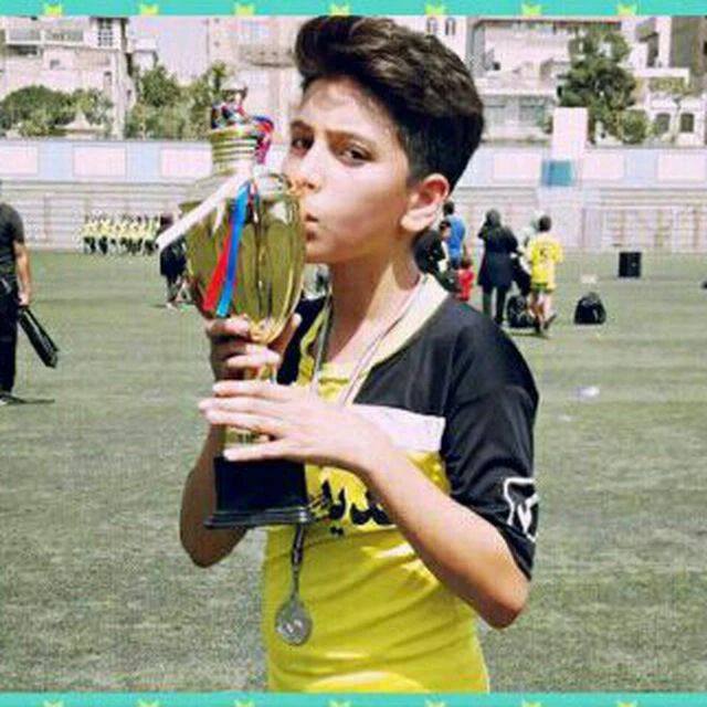 مادر سیاوش محمودی، معترض کشته‌شده: جای اینکه به تو توپ پاس بدهند، گلوله به سرت شلیک کردند