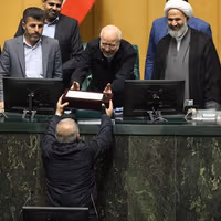 پول هست اما نه برای مردم؛ بودجههای هزاران میلیاردی برای نهادهای مذهبی و تبلیغاتی حکومت