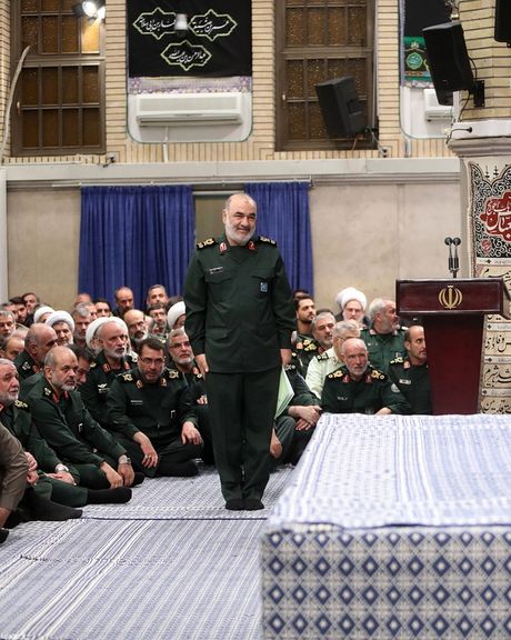سلامی، فرمانده کل سپاه: بزرگترین افتخار این سرزمین وجود علی خامنهای است