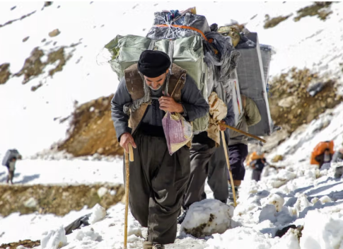 یک کولبر در هورامان استان کردستان با شلیک نیروهای نظامی مجروح شد