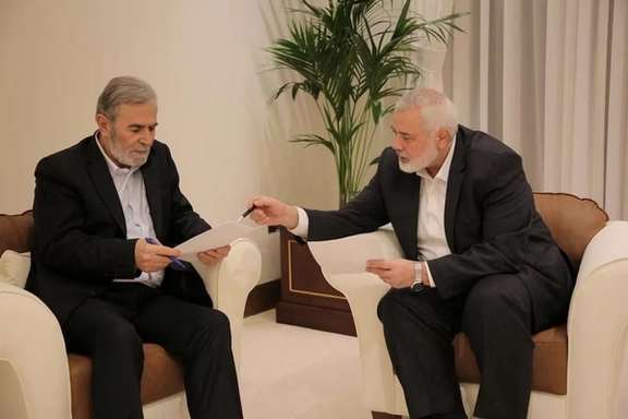 اسماعیل هنیه و زیاد نخاله، رهبران حماس و جهاد اسلامی فلسطین در حال بررسی طرح پیشنهادی آتشبس، ۱۱ ژوئن ۲۰۲۴، دوحه