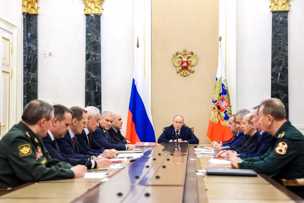 دستور پوتین برای بررسی ازسرگیری آزمایشهای هستهای در واکنش به تصمیم آمریکا