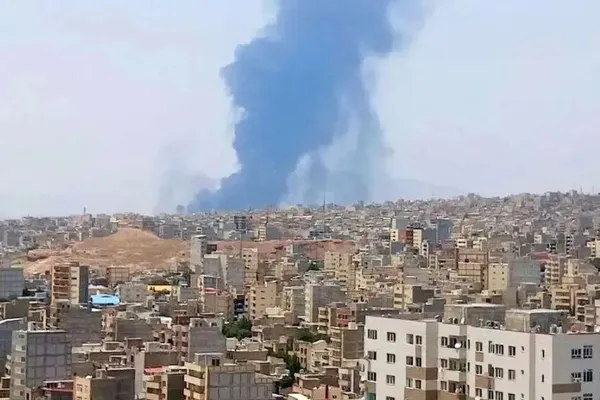 روزنامه اعتماد: ظرفیت تولید فولاد ایران به دلیل حملات، تا ۳۰ درصد کاهش یافته است