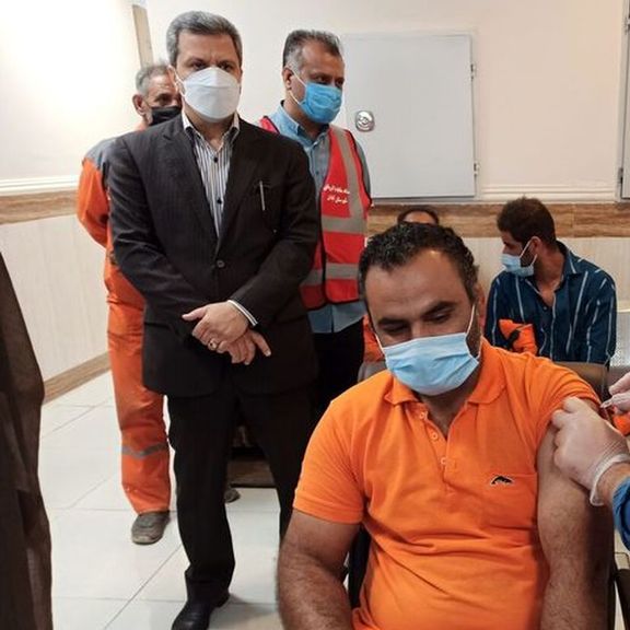 شورای شهر شهردار آبادان را با وجود تخلف در واکسیناسیون پاکبانان، در سمتش ابقا کرد