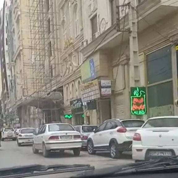 تداوم خیزش انقلابی؛ اعتصاب در سقز و کرمانشاه، تظاهرات در نجفآباد و تجمع دانشجویان تهران