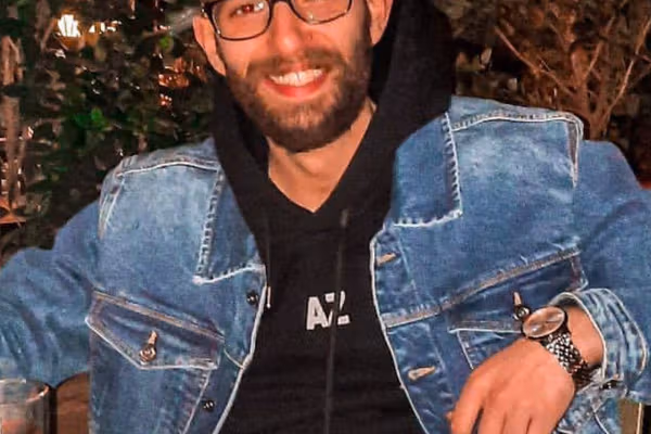 آراد عظیمی، شامگاه ۲۳ دیماه بازداشت شده و هیچ خبری از او در دست نیست