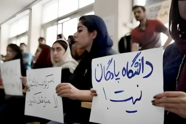 بمناسبة يوم الطالب.. بيانات غاضبة تدين القمع والاستبداد في جامعات إيران