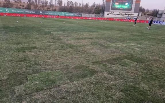 فاجعه چمن استادیوم تختی؛ مدیر ورزشگاه و پیمانکار زمین چمن به فدراسیون فوتبال احضار شدند