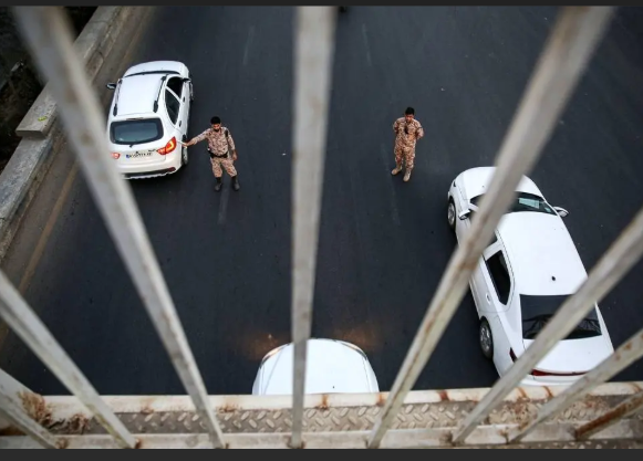 مقتل 13 عنصرًا من "الباسيج" في هجوم على نقطة تفتيش في تبريز شمال إيران