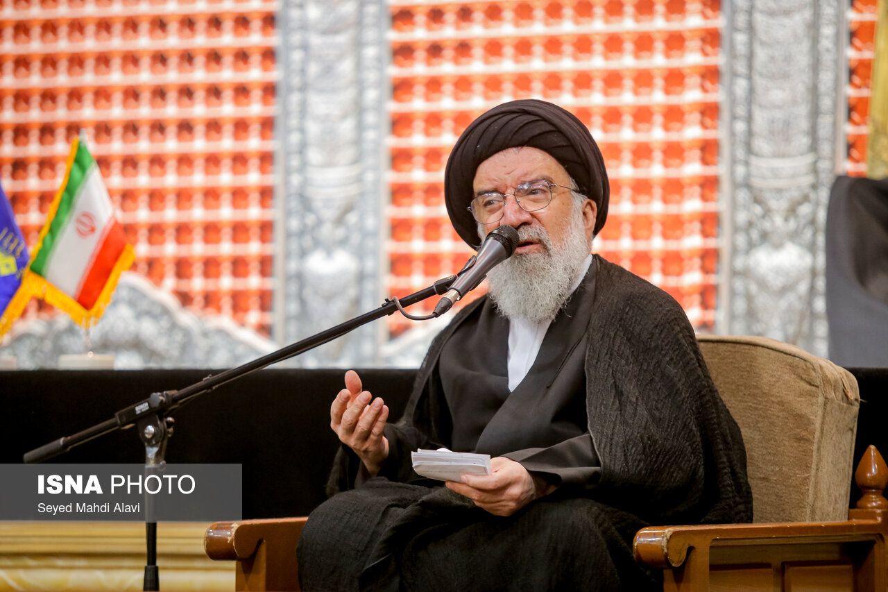 احمد خاتمی: رزمندگانی که سه شناور را در تنگه هرمز هدف قرار دادند، شایسته قدردانی&zwnj;اند