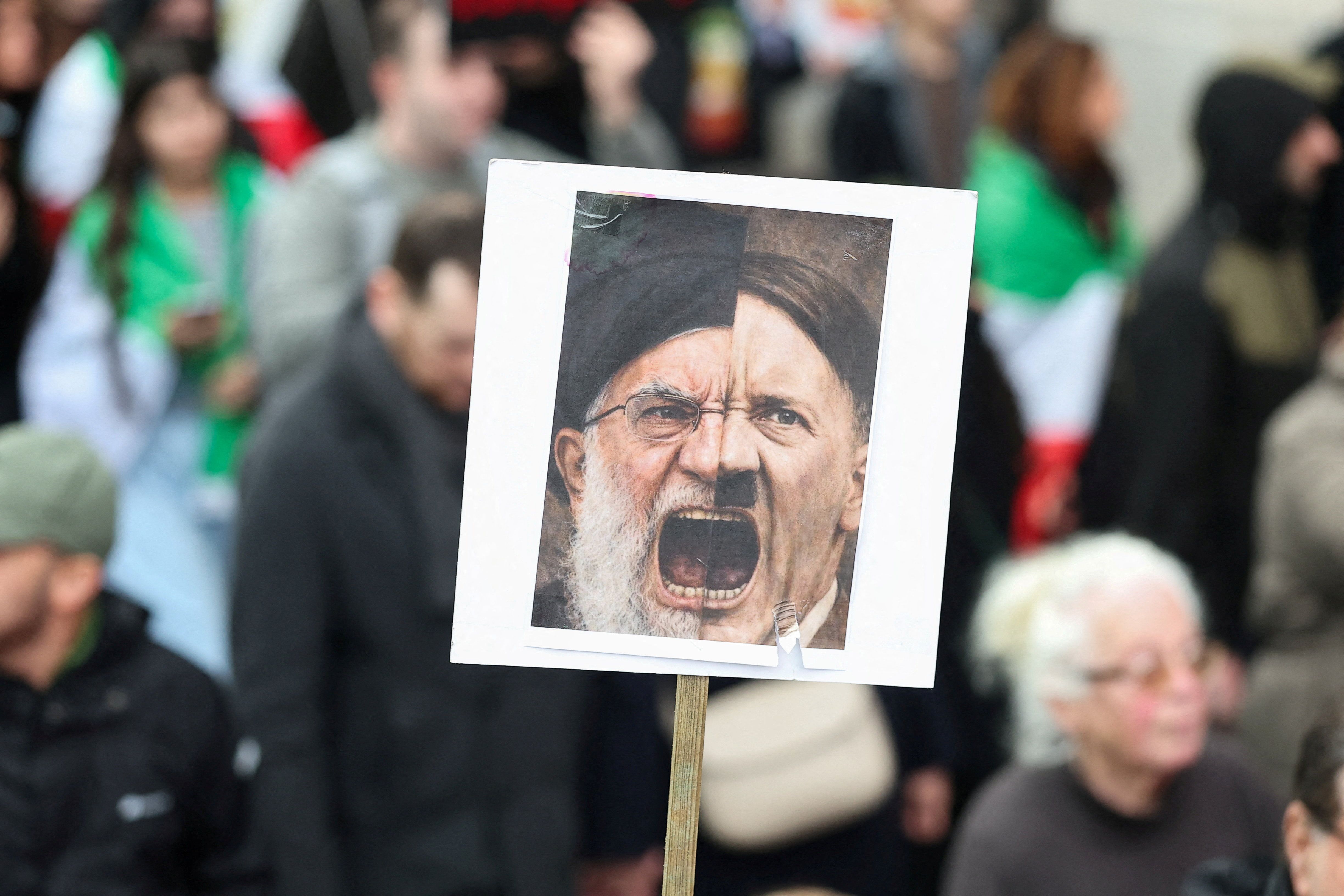 مجمع جهانی اقتصاد دعوت از وزیر خارجه جمهوری اسلامی را لغو کرد