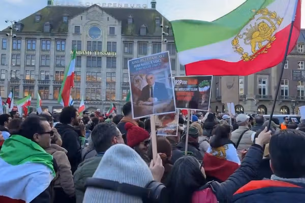 تداوم اعلام همبستگی ایرانیان خارج از کشور با انقلاب مردم ایران