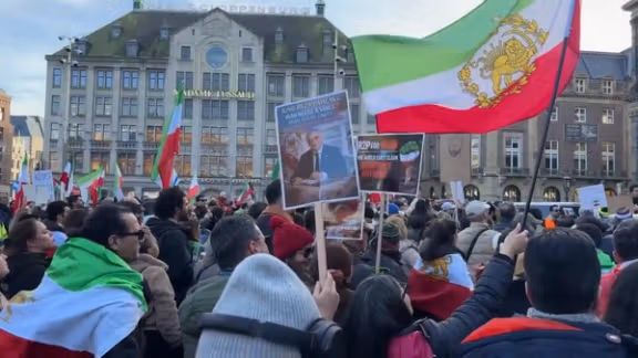 تداوم اعلام همبستگی ایرانیان خارج از کشور با انقلاب مردم ایران