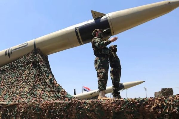 “وول ستريت جورنال”: إيران تخطط لاستخدام أسلحة أقوى للرد على إسرائيل