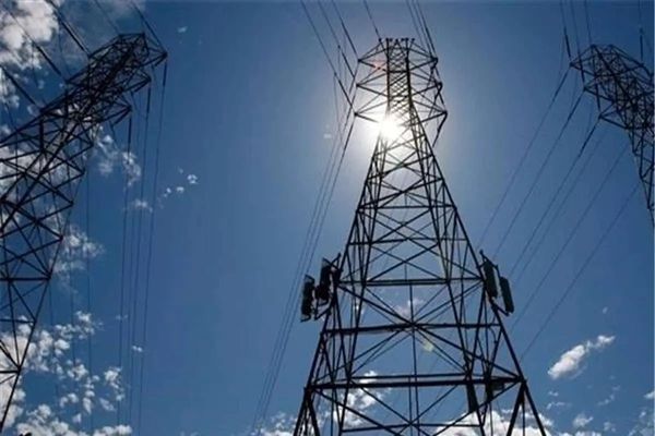 منها تآكل المحطات وانخفاض الكفاءة.. أزمات تعرقل "حلم" إيران بتصدير الكهرباء لأوروبا