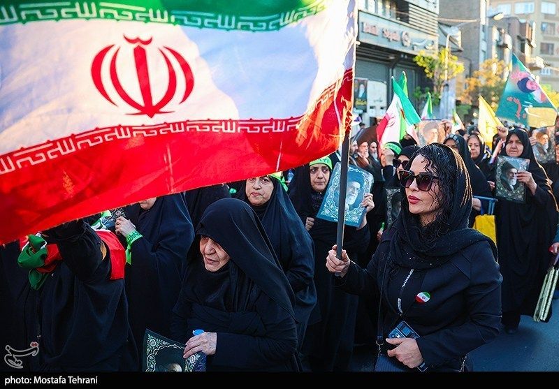 نماینده خامنه‌ای در سپاه: مذاکره‌کنندگان بدانند ملت از انتقام امام شهید کوتاه نخواهد آمد