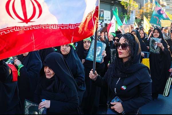 نماینده خامنهای در سپاه: مذاکرهکنندگان بدانند ملت از انتقام امام شهید کوتاه نخواهد آمد