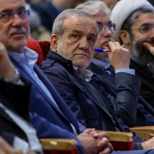 الرئيس الإيراني: لا توجد لدينا عملة كافية لكن علينا الصمود