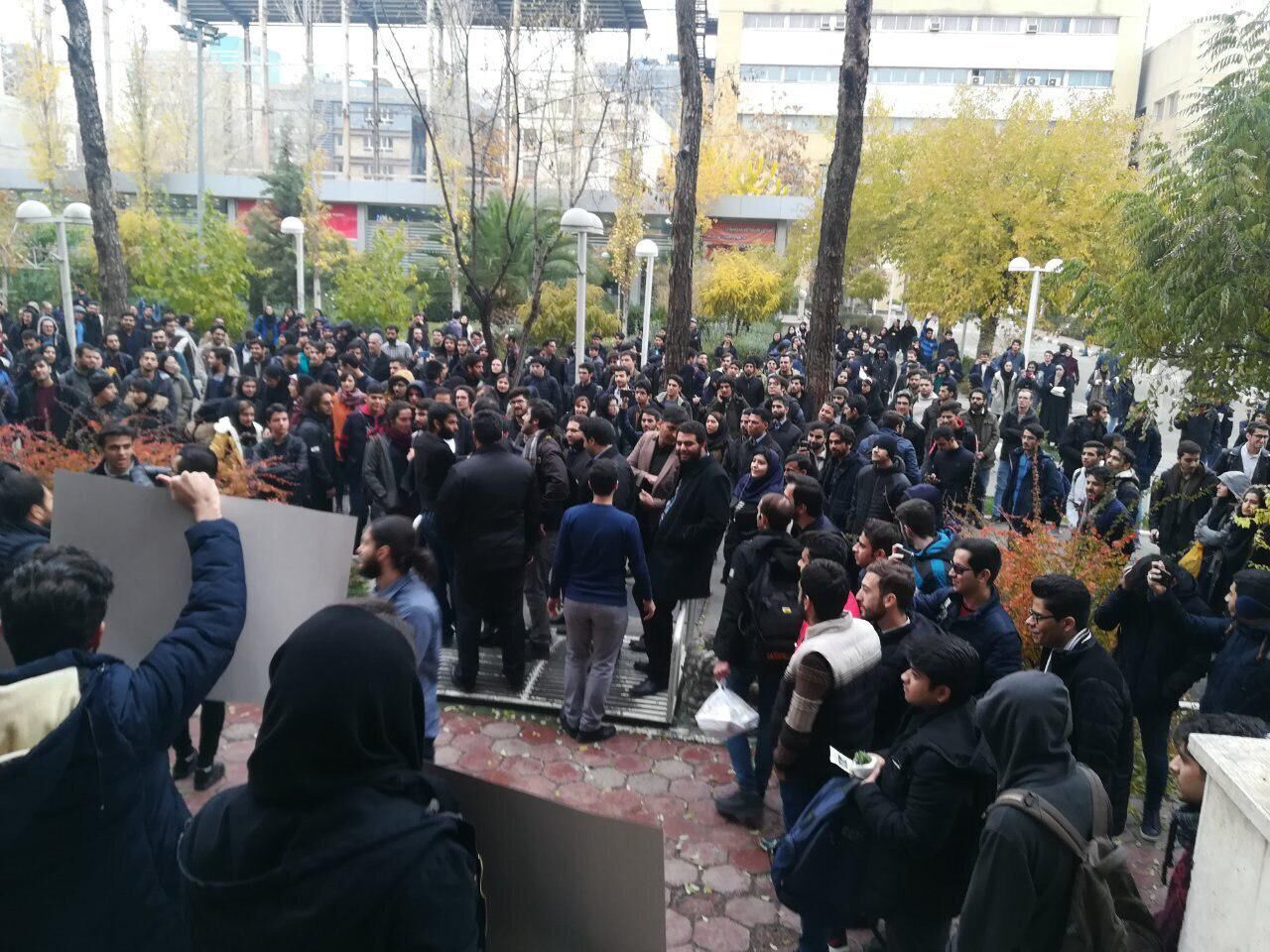 دانشجویان متحد:  ۱۵۰ دانشجوی دانشگاه الزهرا ممنوع‌الورود شدند