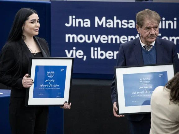 منح جائزة "ساخاروف" للإيرانية مهسا أميني وانتفاضة "المرأة.. الحياة.. الحرية"