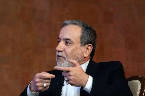 روزنامه کیهان: چون آمریکا به عراقچی ویزا نداده، باید مذاکرات متوقف شود