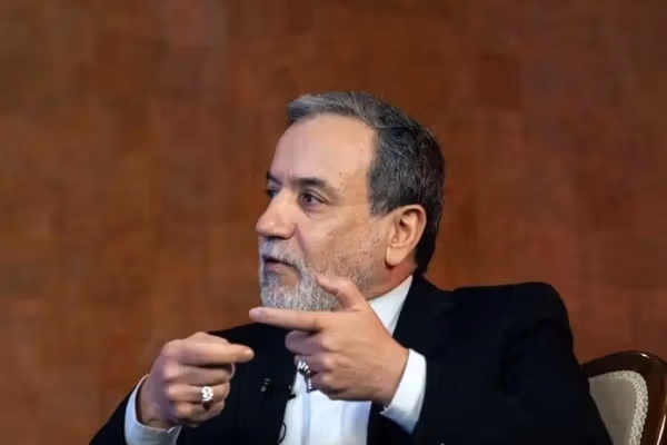 روزنامه کیهان: چون آمریکا به عراقچی ویزا نداده، باید مذاکرات متوقف شود
