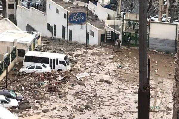 توقعات بهطول أمطار غزيرة في إيران وتحذير من سيول وفيضانات بطهران