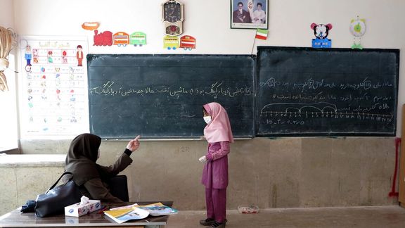 وزیر آموزش و پرورش: برخی کلاسهای ابتدایی بدون معلم مانده و نیمه مهر معلم تامین میشود