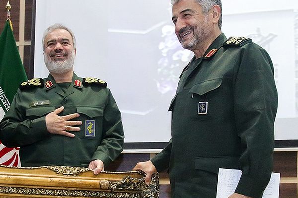 فرمانده پیشین سپاه: شاید در جنگ بعدی تنگه هرمز را ببندیم و کشتیها را با موشک بزنیم