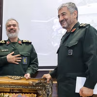 فرمانده پیشین سپاه: شاید در جنگ بعدی تنگه هرمز را ببندیم و کشتیها را با موشک بزنیم